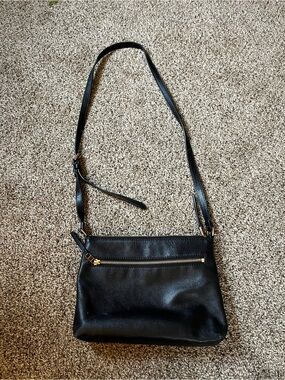 Fossil Black Leather Crossbody with Gold-Tone Zip